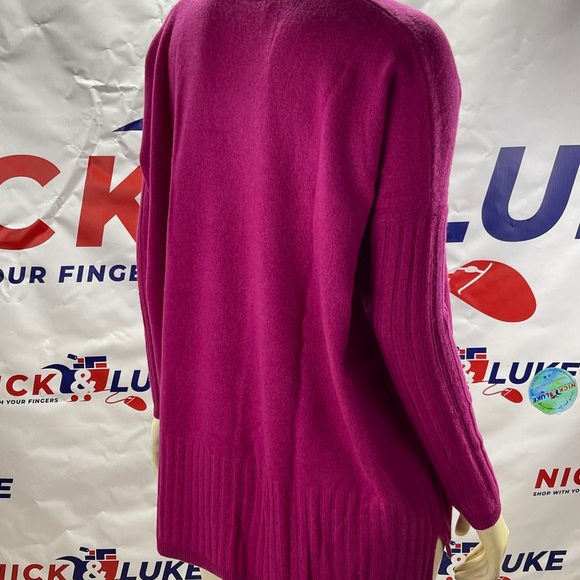 Naadam - Soft Collection. Hibiscus Women Vneck 100% Cashmere Sweater - Picture 3 of 5